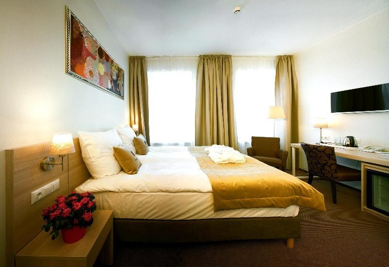 Radisson Old Town Hotel 4*